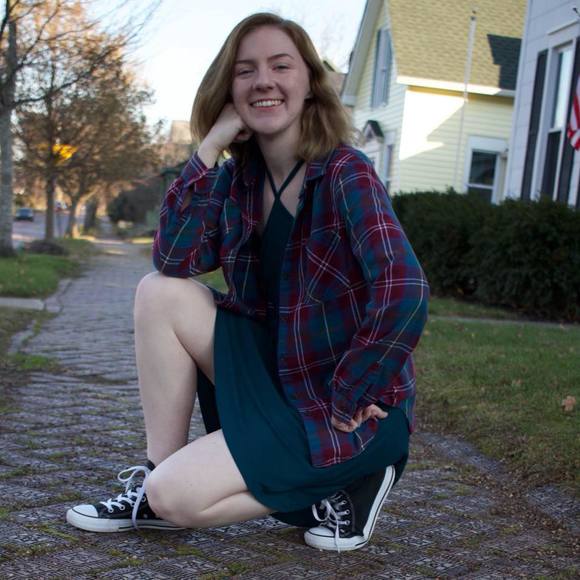 Meet your Posher, Chloe - Picture 2 of 2